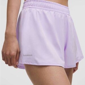 Lululemon Pace Crush High-Rise Short 2.5"
Lavender Frost